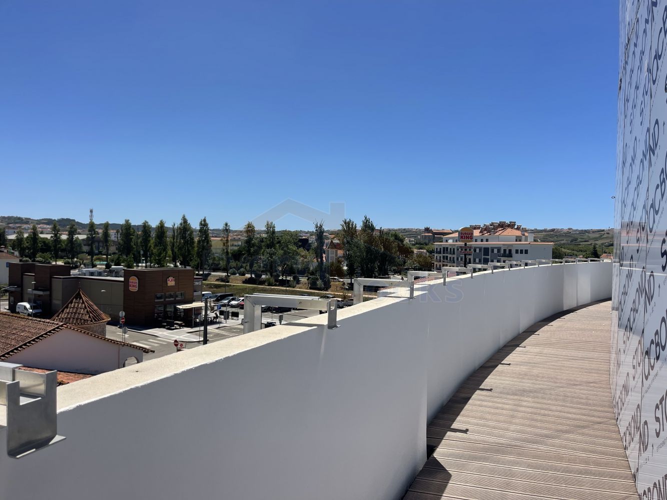 Penthouse duplex T4 com piscina privada na Lourinhã